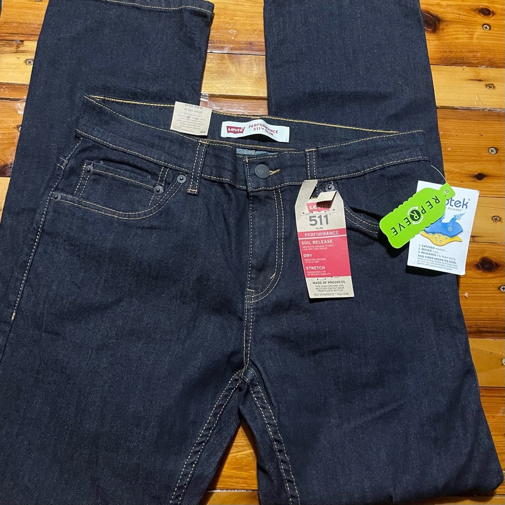 Men Levi Jeans NWT Size 18 Reg 29x29